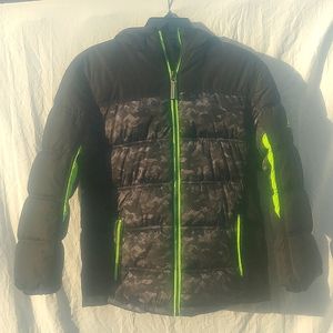 Boys size 10/12 coat, black/camo
